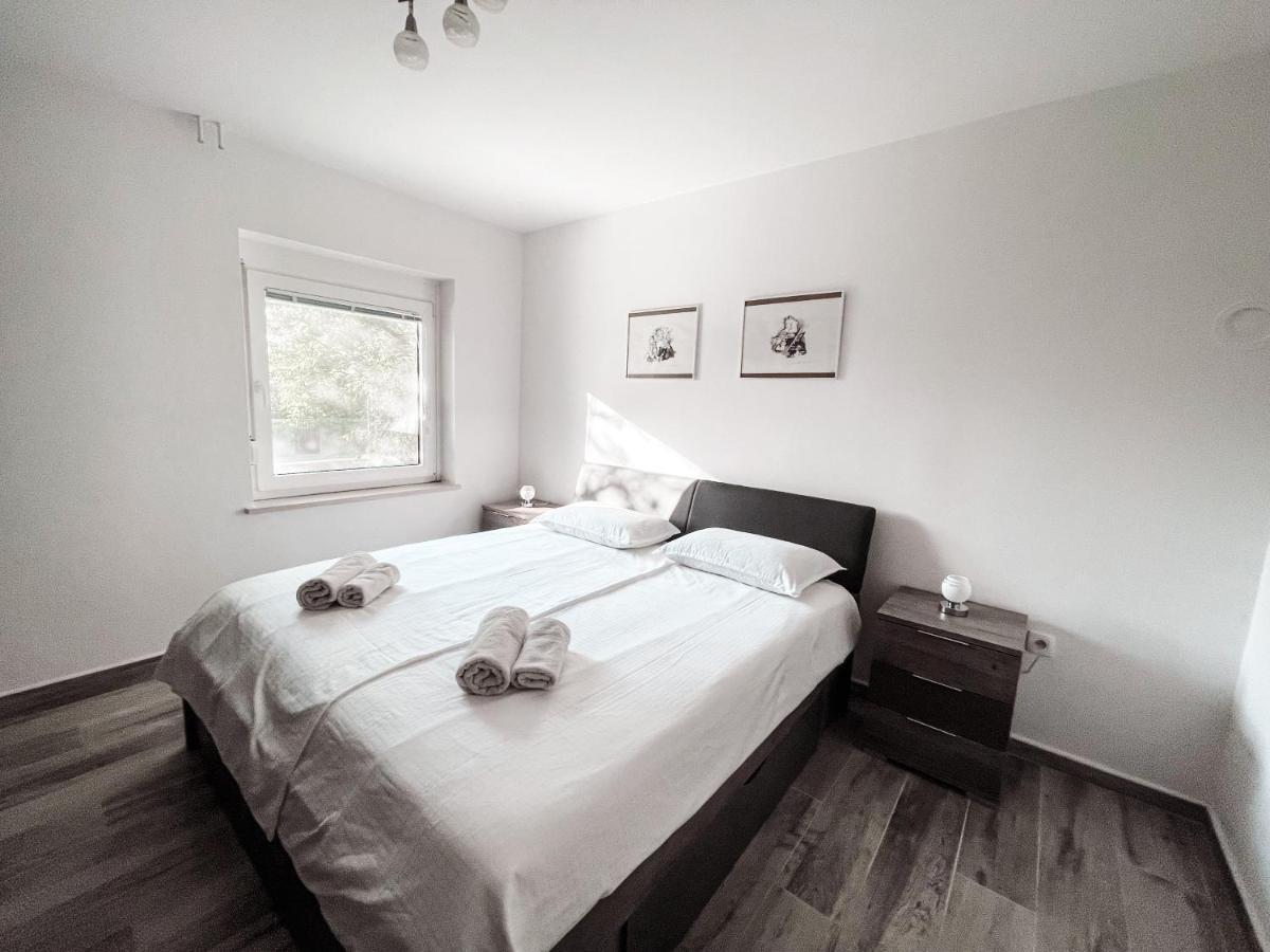 Riad Apartments Premium Згорнье-Шкофье Экстерьер фото