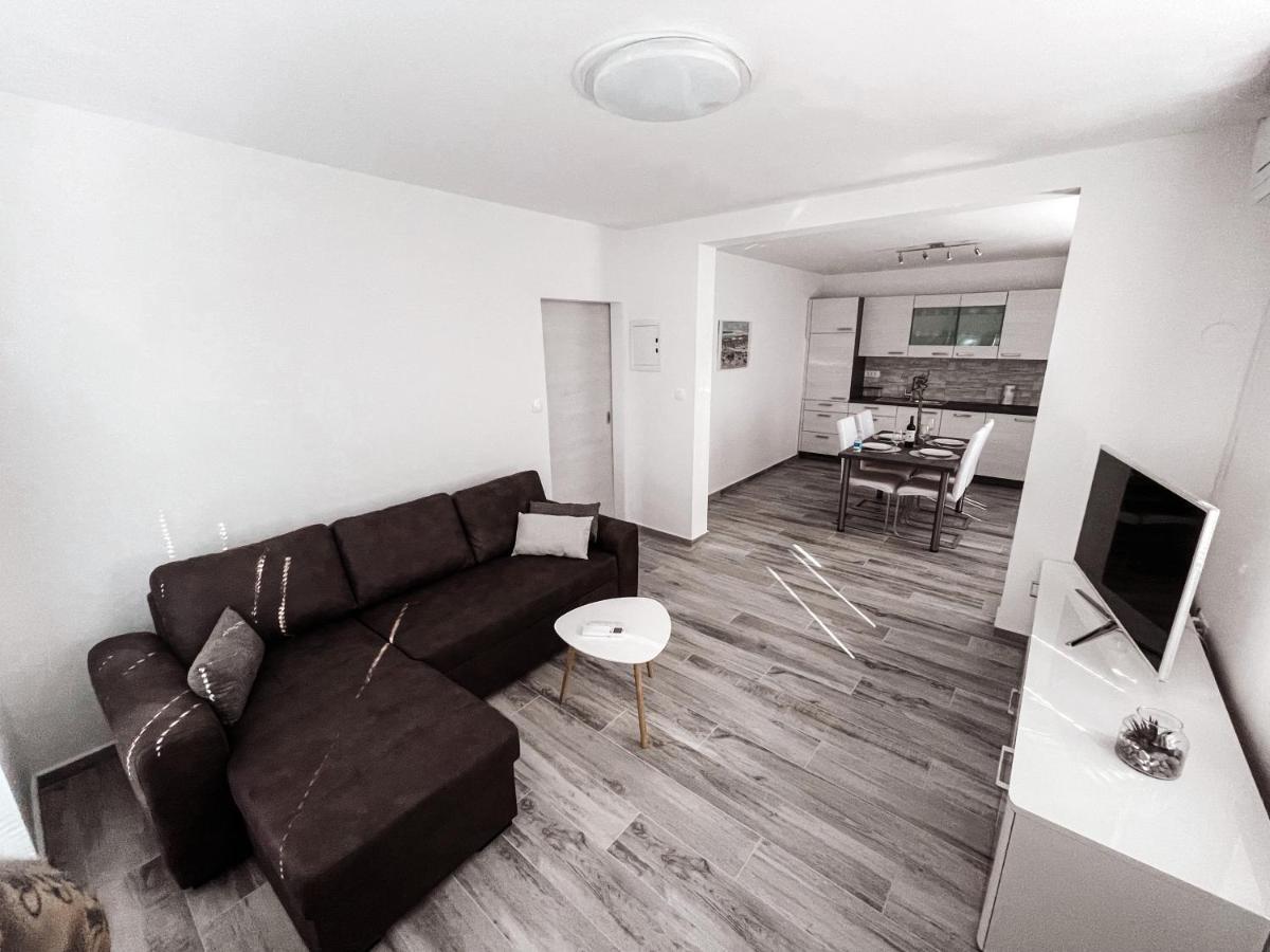 Riad Apartments Premium Згорнье-Шкофье Экстерьер фото